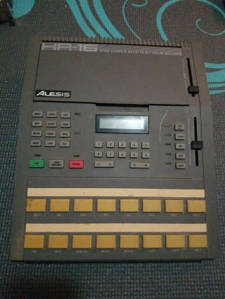 Vintage Alesis Hr - 16 High Sampling Rate 16 - Bit Drum Machine.