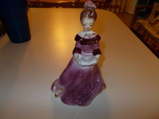 Vtg Josef Originals " Young Lady Reading A Book " Figurine,  Signed And Stamped