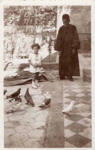 Egypt Old Vintage Photo.  Little Girl With Pigeons