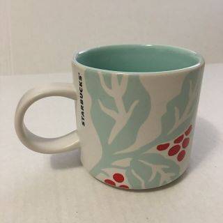 Starbucks Holiday 2018 Christmas Holly Berries Ceramic Coffee Mug 12oz