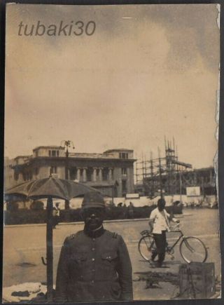 F9 China Nanking 南京 1930s Photo Japanese Soldier In Cityscape