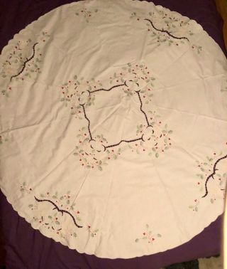 Vintage Lenox Christmas Holiday Holly Tablecloth Embroidery Cutwork Round Gold
