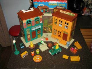 Vtg Fisher Price Little People Play Family Sesame Street House 938 Looks Comple