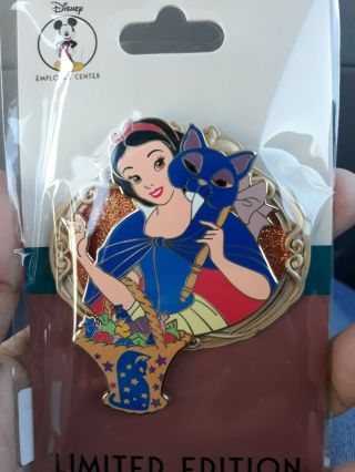 Disney Employee Center Dec Halloween 2019 Princess Snow White Pin Le 250