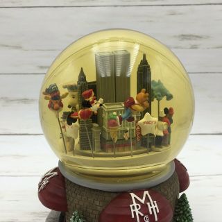 2000 Macy ' s Thanksgiving Day Parade Twin Towers Musical Waterglobe NYC 2