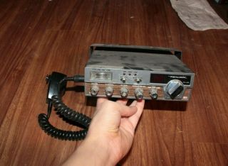 Vintage Realistic Trc - 449 40 Channel Cb Radio With Microphone Radio Shack