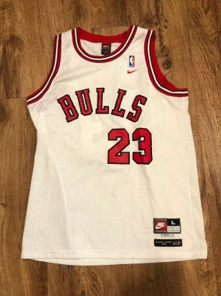 Vintage Nike Chicago Bulls Michael Jordan Jersey Size Large White 23