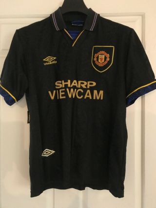 Manchester United Away Shirt 1993 - 95.  Medium Umbro Black Vintage
