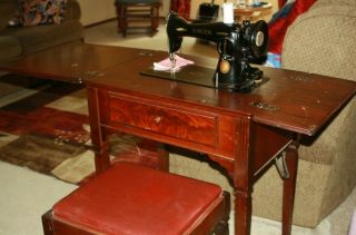 Vintage 1951 Singer Sewing Machine In Cabinet With Stool & Accessories