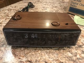 Vintage 1970 ' s PANASONIC FLIP CLOCK ALARM AM FM RADIO RC - 6030 W/Original Box 2