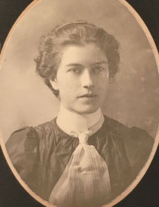 1890’s Cabinet Card Photo Pretty Young Lady School Girl Rockland Michigan