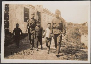 2 China Jiangsu Yangzhou 揚州 1939 Photo Japanese Soldiers & Chinese Kids