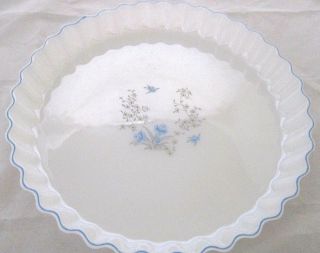 Vintage Arcuisine France 23 Blue Flowers Milk Glass Pie/flan Dish 27cm Diameter.