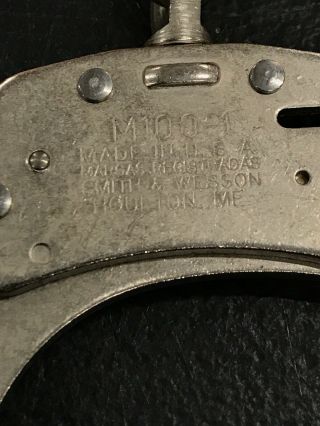 Smith & Wesson Hand Cuffs M100 - 1 C8655L 2