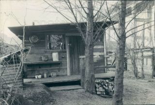 1933 Press Photo Shantytown Wooden Home Ross Island Bridge Portland Or