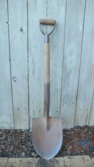 Vintage Shovel Spade Razor - Back Union Fork & Hoe Co.  2 Wood Handle 38 1/4 " L