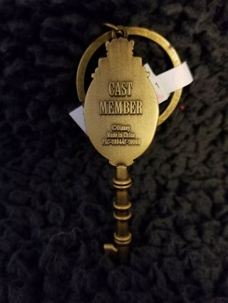 Disneyland Haunted Mansion 50th Anniversary Cast Member Ghost Keychain Key 2019 2