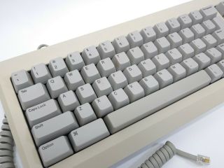 Vintage Apple Macintosh Plus Keyboard M0110A with Cable - 2