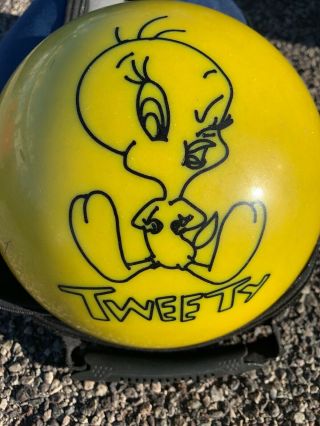 Brunswick Tweety Bird Bowling Ball 1999 Warner Bros.  Looney Tunes
