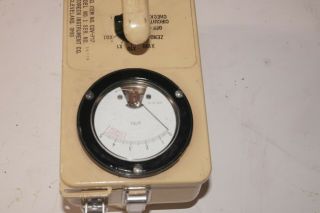 VICTOREEN,  CDV - 717 Vintage Civil Defense Radiation Detection Geiger Counter 2