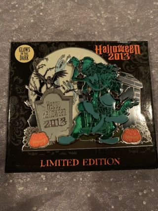 Disney Hitchhiking Ghosts Halloween 2013 Jumbo Pin - The Haunted Mansion Le 500