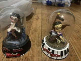 2 Betty Boop Figurine " Bourbon Street " 1995 Glass Dome Hand Painted & Numbered