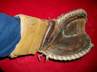 VINTAGE COOPER GM 12 GOALIE GLOVE TRAPPER FOR THE RIGHTY 3