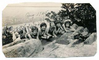 5 Swimsuit Flapper Girls With Bob Hair Lying On Bellies Behind Rocks 1925 Photo