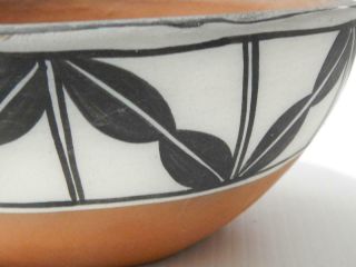 Vintage Santo Domingo Pueblo Ndian Pottery Chli Bowl Pot Classic Design,  Form