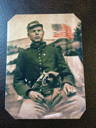 Civil War Soldier With Colt 1860 4 Screws Pistol 44 Cal And Flag Tintype C948rp