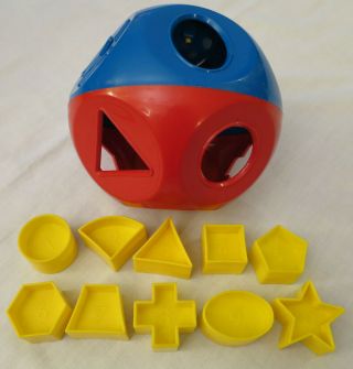 Tupperware Shape O Ball Sorter Childs Toy Puzzle Red Blue With 10 Yellow Shapes
