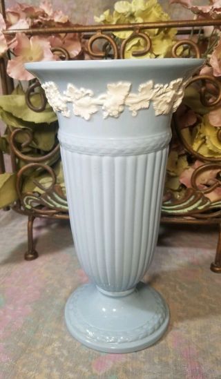 Vintage Wedgwood Of Etruria & Barlaston Embossed Queensware Vase Blue 8.  5” Tall