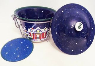 Temp - Tations Snowy Night 4 Piece Covered 1.  5 Qt.  Baker Set Retired