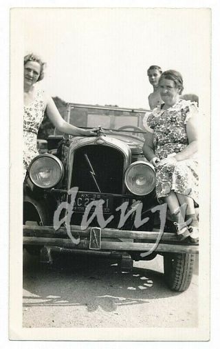 Ladies On Fenders Of Marmon Car W 1939 York World 