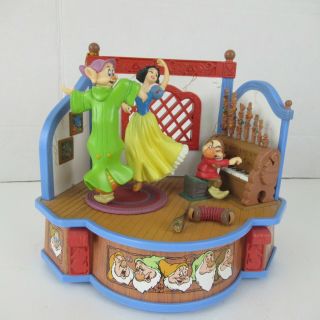 Vtg Disney Enesco Multi - Action Musical Snow White 7 Dwarfs Music Box Windup
