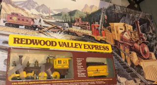 Lionel Redwood Valley Express O Scale Train Set Locomotive Cars Track,  Vintage