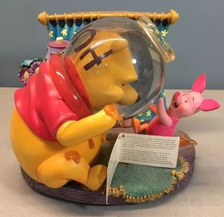 Disney Store Winnie The Pooh Musical Water Globe " Rumbly In My Tumbly " Read
