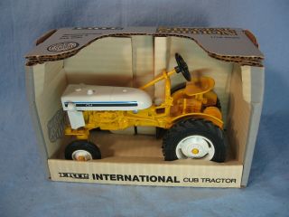 Vintage Ertl International Cub Tractor,  Special Edition 1/16