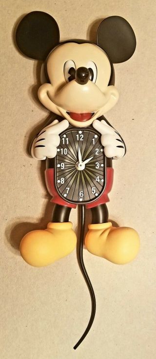 2016 Bradford Exchange Mickey Mouse Motion Clock