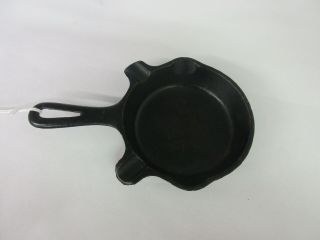 Vintage GRISWOLD CAST IRON mini SKILLET ASHTRAY Advertising Quality Ware M - 309 2
