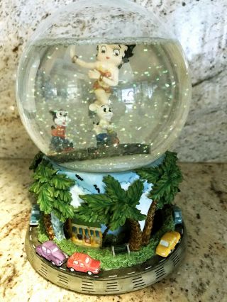 1999 Betty Boop Pudgy & Cat Snow Globe Music Box California Girl King Features