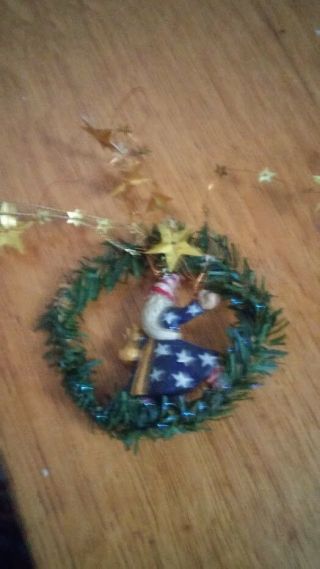 Midwest Of Cannon Falls - Santa In A Wreath With Stars Ornament - Pam Schifferl