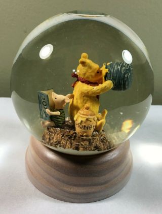 Classic Disney Winnie The Pooh & Piglet Glass Snow Globe - Honey Pot - Charpente
