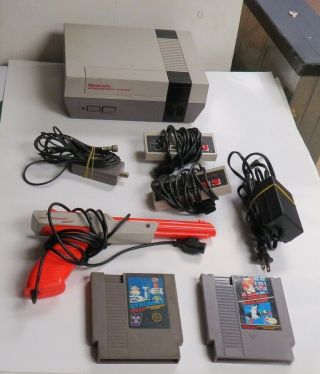 Vintage Nintendo Nes - 001 Video Game Console Bundle,  2 Controller & 2 Game Nes