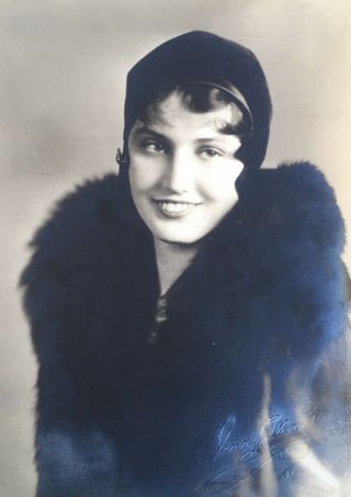 1920’s Vintage Pretty Young Lady Flapper Girl Toothy Smile Photo