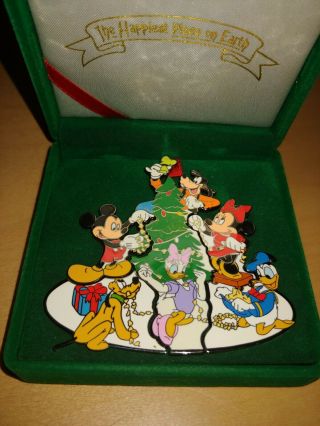 Disney Fab 6 Mickey Donald Pluto Goofy Christmas Tree Puzzle Piece Boxed Pin Set