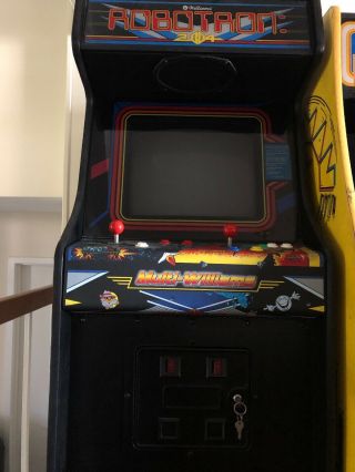 Robotron 2084 Arcade Machine 2