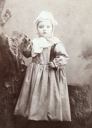 1880’s Cabinet Card Photo Cute Adorable Young Girl Victorian