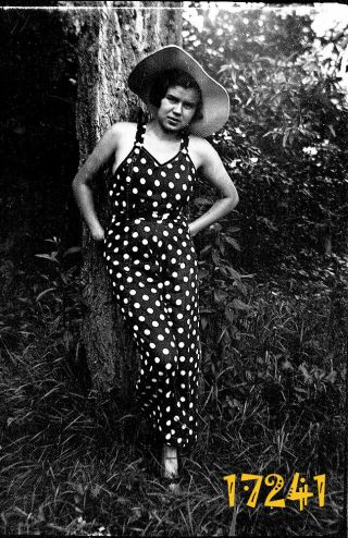 Vintage Negative Elegant Woman In Hat,  Modern Dotted Costume - Pants 1930 