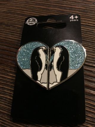 Seaworld Penguin 2 Pin Heart Set - On Card
